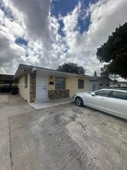 1876 NW 6th St 1878, Miami, FL 33125