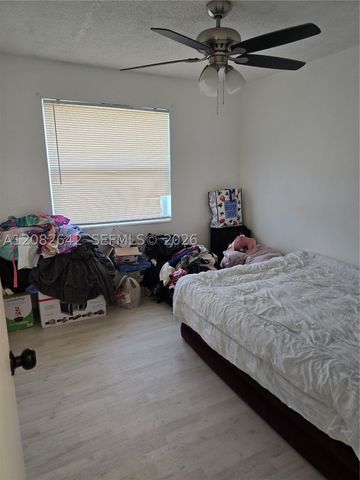 6409 Franklin St, Hollywood, FL 33024