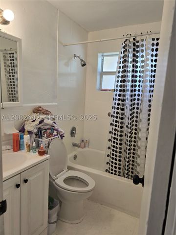 6409 Franklin St, Hollywood, FL 33024