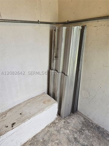 6409 Franklin St, Hollywood, FL 33024
