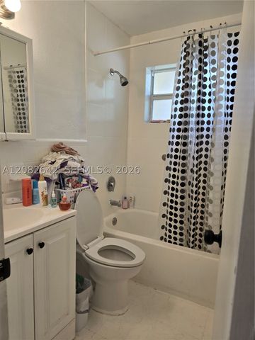 6409 Franklin St, Hollywood, FL 33024