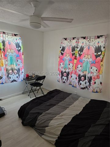 6409 Franklin St, Hollywood, FL 33024