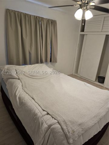 6409 Franklin St, Hollywood, FL 33024