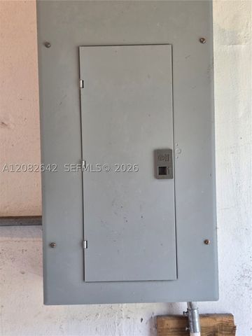 6409 Franklin St, Hollywood, FL 33024