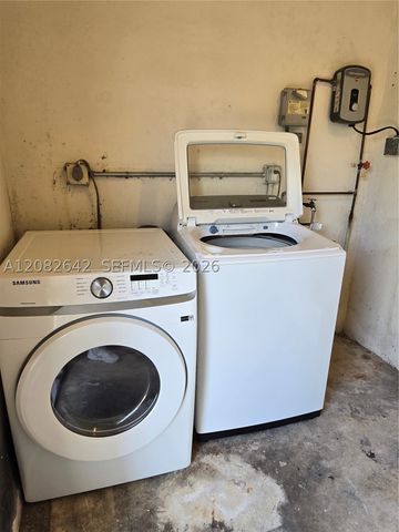 6409 Franklin St, Hollywood, FL 33024