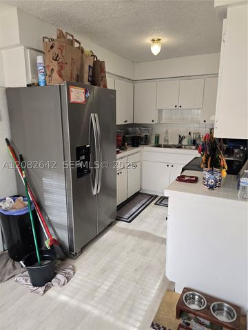 6409 Franklin St, Hollywood, FL 33024