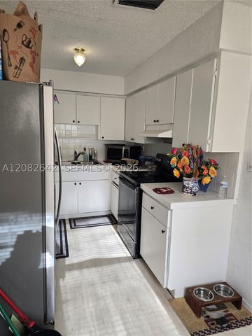 6409 Franklin St, Hollywood, FL 33024