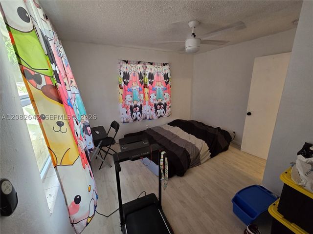 6409 Franklin St, Hollywood, FL 33024