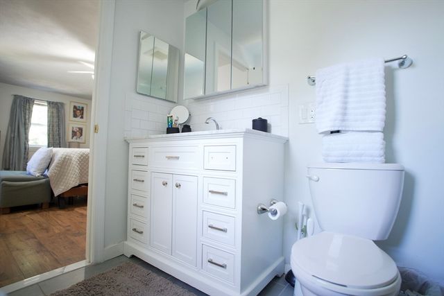 30 Porter St, Billerica, MA 01821