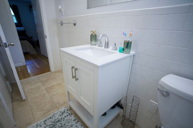30 Porter St, Billerica, MA 01821
