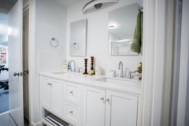 30 Porter St, Billerica, MA 01821