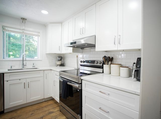 30 Porter St, Billerica, MA 01821
