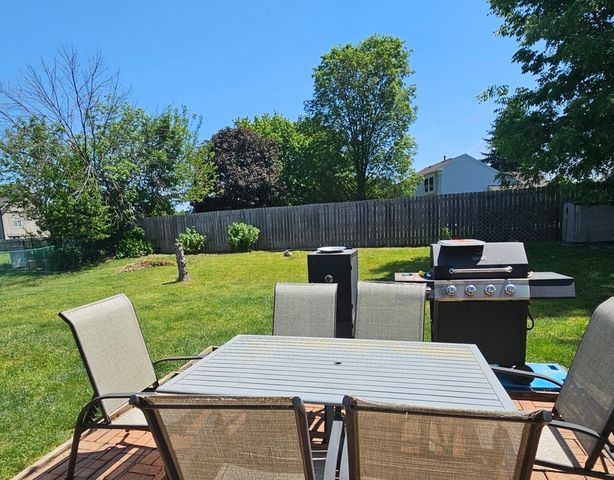 1410 Ashton Court, Aurora, IL 60504