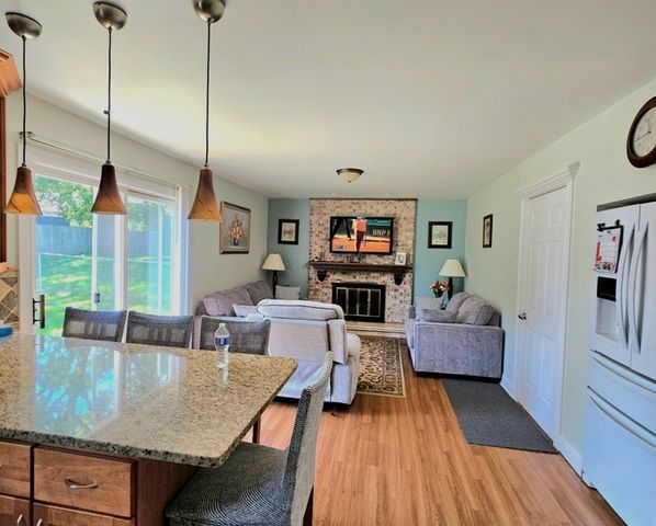 1410 Ashton Court, Aurora, IL 60504