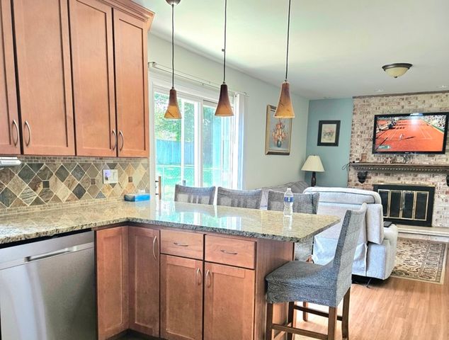 1410 Ashton Court, Aurora, IL 60504