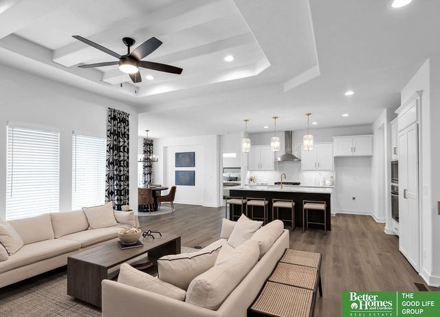 6614 S 200 Avenue, Omaha, NE 68135