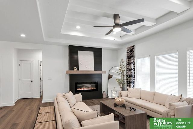 6614 S 200 Avenue, Omaha, NE 68135