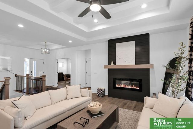 6614 S 200 Avenue, Omaha, NE 68135