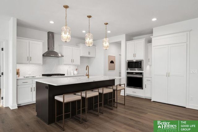 6614 S 200 Avenue, Omaha, NE 68135