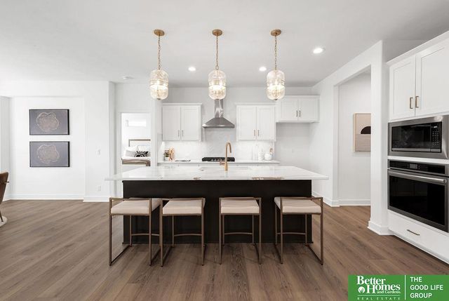 6614 S 200 Avenue, Omaha, NE 68135