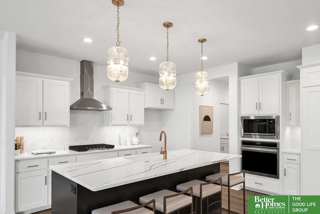 6614 S 200 Avenue, Omaha, NE 68135