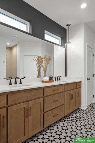 6614 S 200 Avenue, Omaha, NE 68135