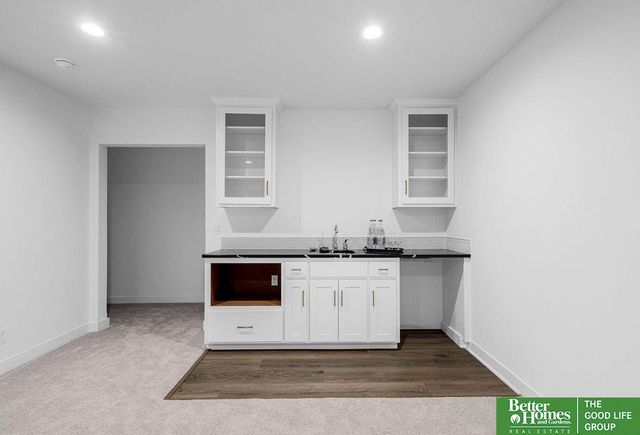 6614 S 200 Avenue, Omaha, NE 68135