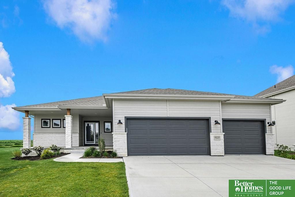 6614 S 200 Avenue, Omaha, NE 68135