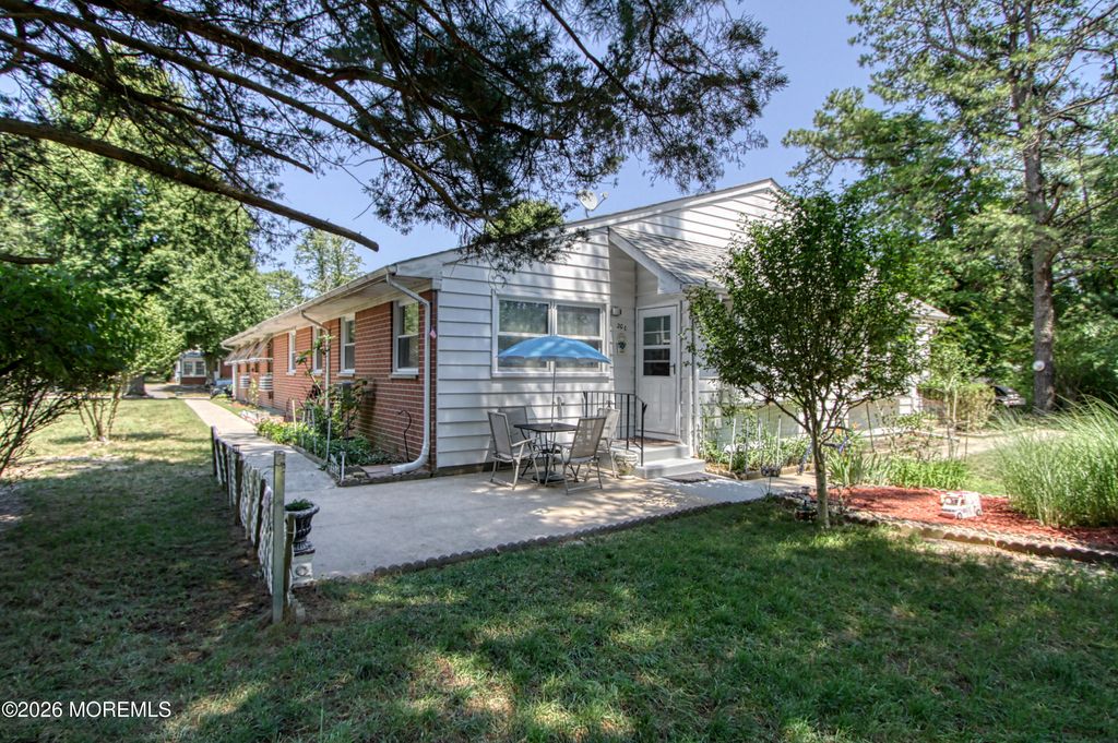 20 C Independence Parkway C, Whiting, NJ 08759