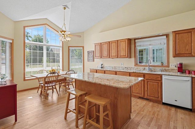 7640 Teal Road, Woodbury, MN 55125