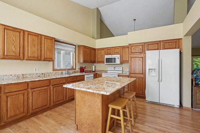 7640 Teal Road, Woodbury, MN 55125