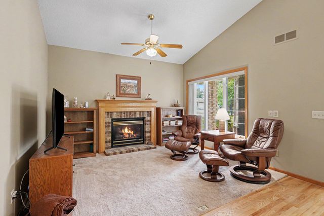 7640 Teal Road, Woodbury, MN 55125