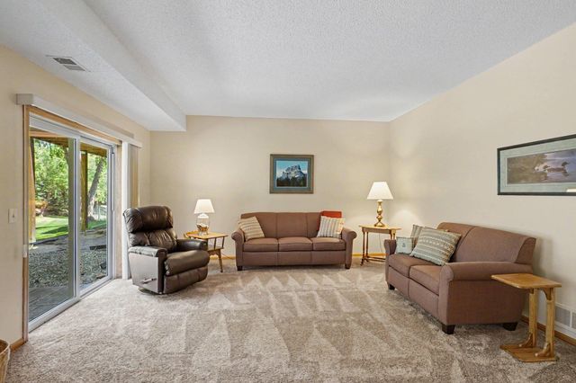 7640 Teal Road, Woodbury, MN 55125