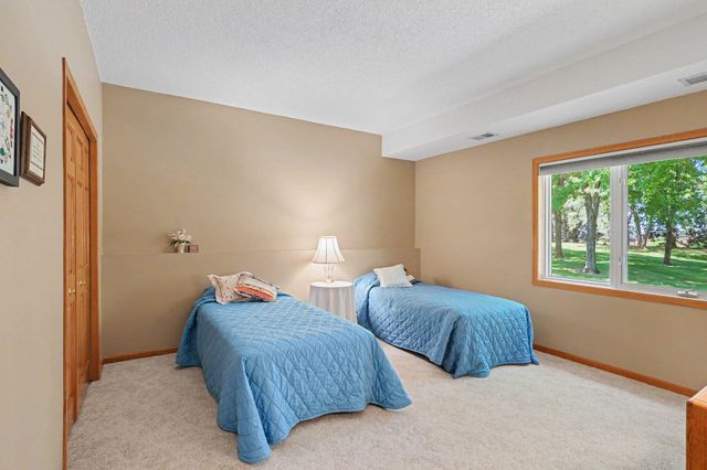 7640 Teal Road, Woodbury, MN 55125