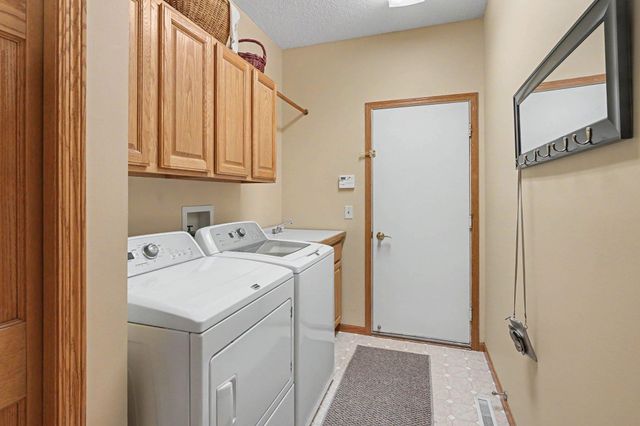 7640 Teal Road, Woodbury, MN 55125