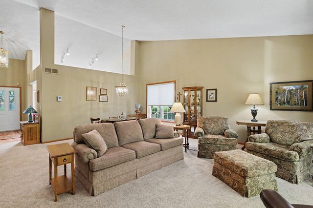 7640 Teal Road, Woodbury, MN 55125