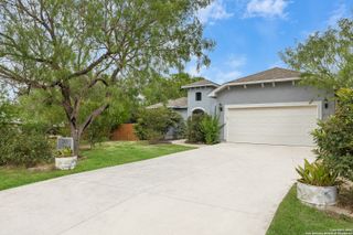 215 County Road 3820, San Antonio, TX 78253