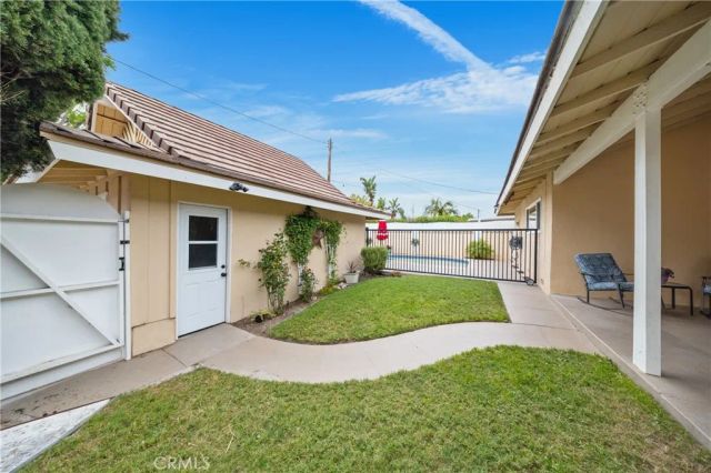 466 S Wellington Road, Orange, CA 92869