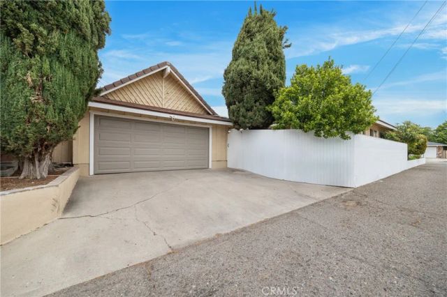 466 S Wellington Road, Orange, CA 92869