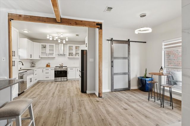 312 Springhill Drive, Hurst, TX 76054