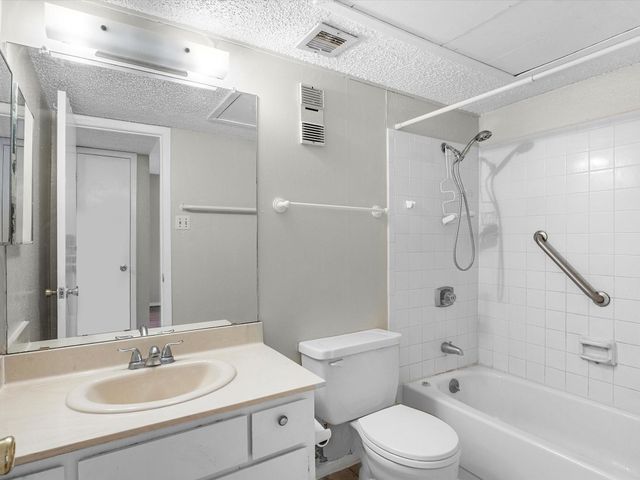 2800 Jeanetta St 1106, Houston, TX 77063