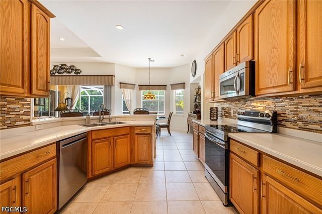 9836 Los Altos CT, Fort Myers, FL 33919
