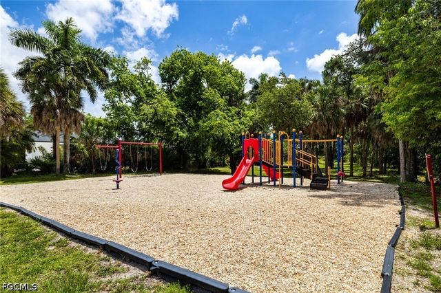9836 Los Altos CT, Fort Myers, FL 33919