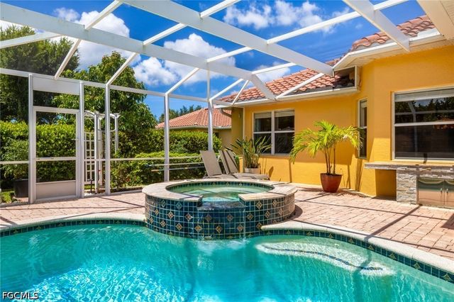 9836 Los Altos CT, Fort Myers, FL 33919