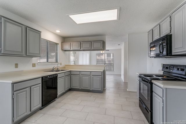 11311 Forest Shower, Live Oak, TX 78233