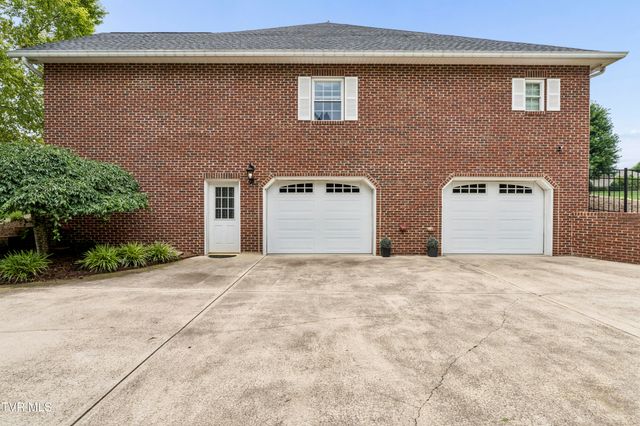 13 East Ridgefield Court, Greeneville, TN 37745