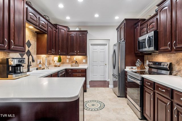 13 East Ridgefield Court, Greeneville, TN 37745