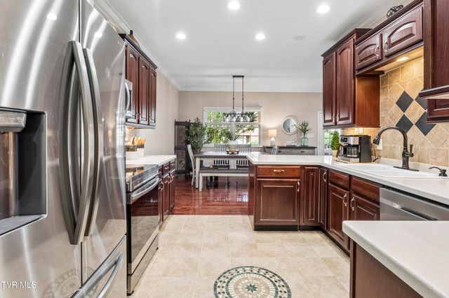 13 East Ridgefield Court, Greeneville, TN 37745