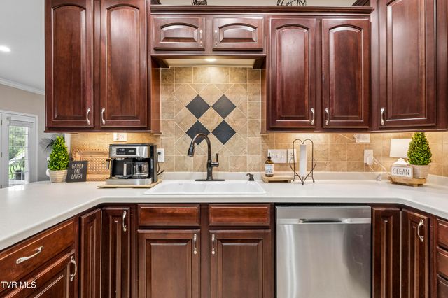13 East Ridgefield Court, Greeneville, TN 37745
