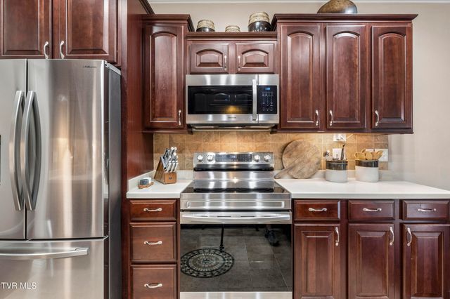 13 East Ridgefield Court, Greeneville, TN 37745